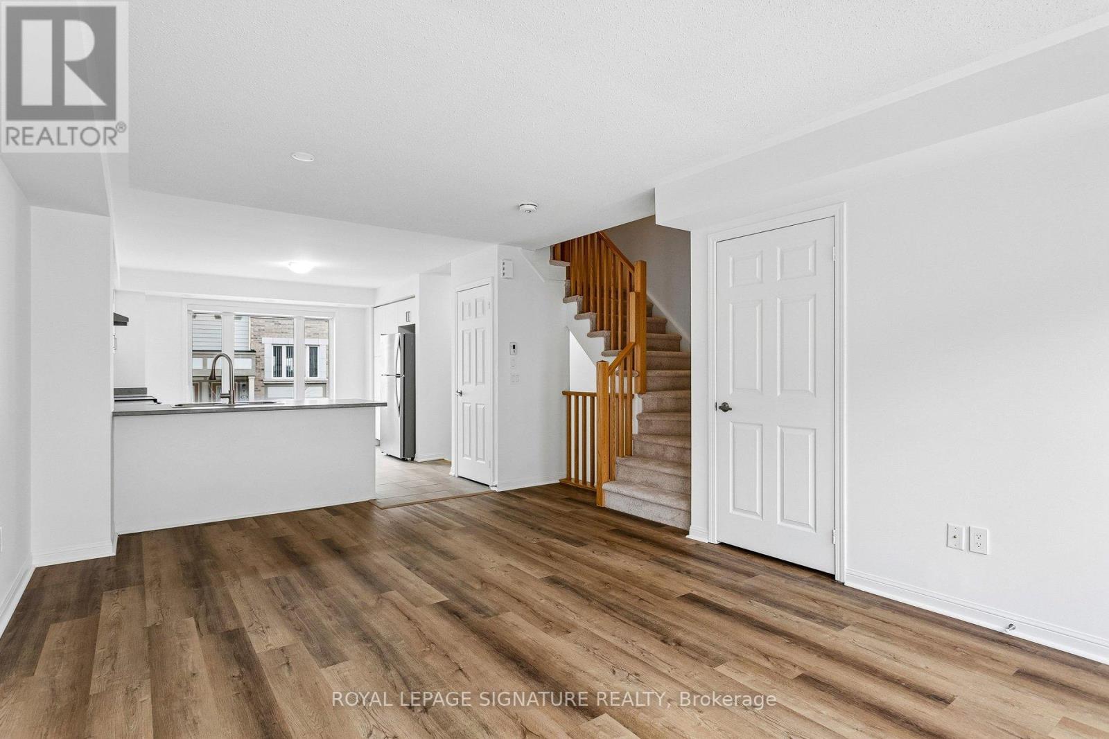 Row / Townhouse for Sale in 136 - 1 BECKENROSE COURT|Brampton (Bram West), Ontario L6Y6G2 4