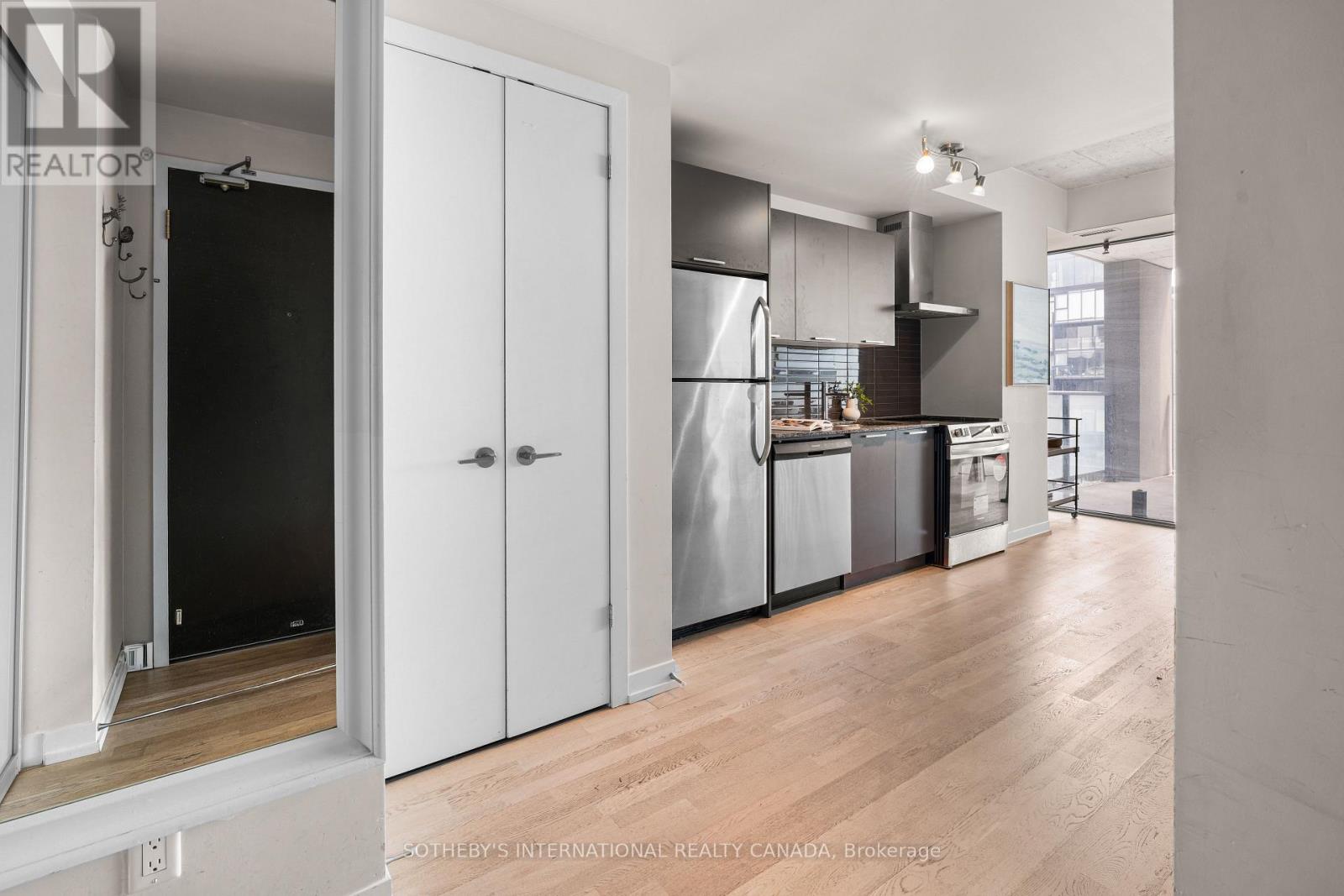 For sale: 1204 - 95 BATHURST STREET, Toronto (Waterfront