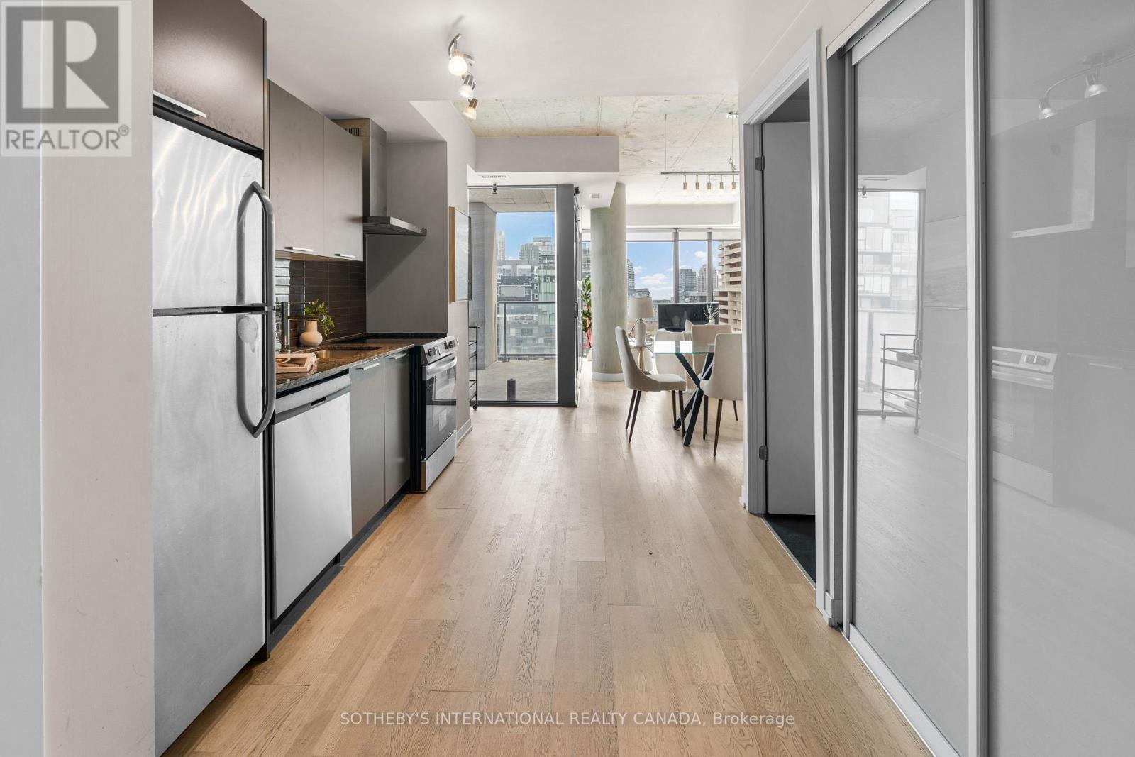 For sale: 1204 - 95 BATHURST STREET, Toronto (Waterfront