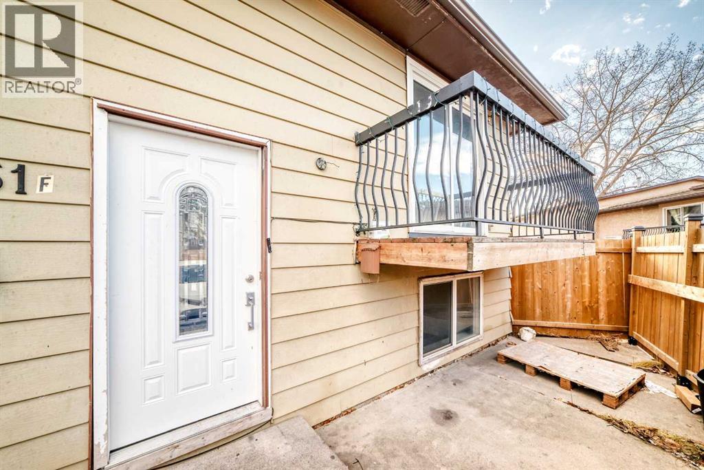 Duplex for Sale in 151F Pinehill Road NE|Calgary, Alberta T1Y2C4