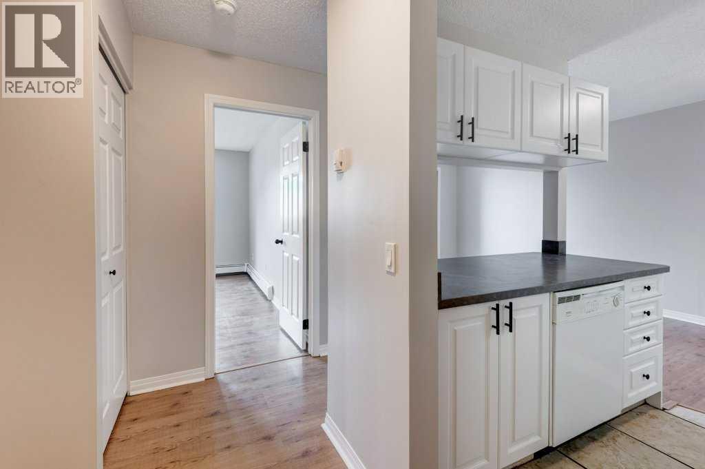 Apartment for Sale in 305, 305 25 Avenue SW|Calgary, Alberta T2S0L3 3