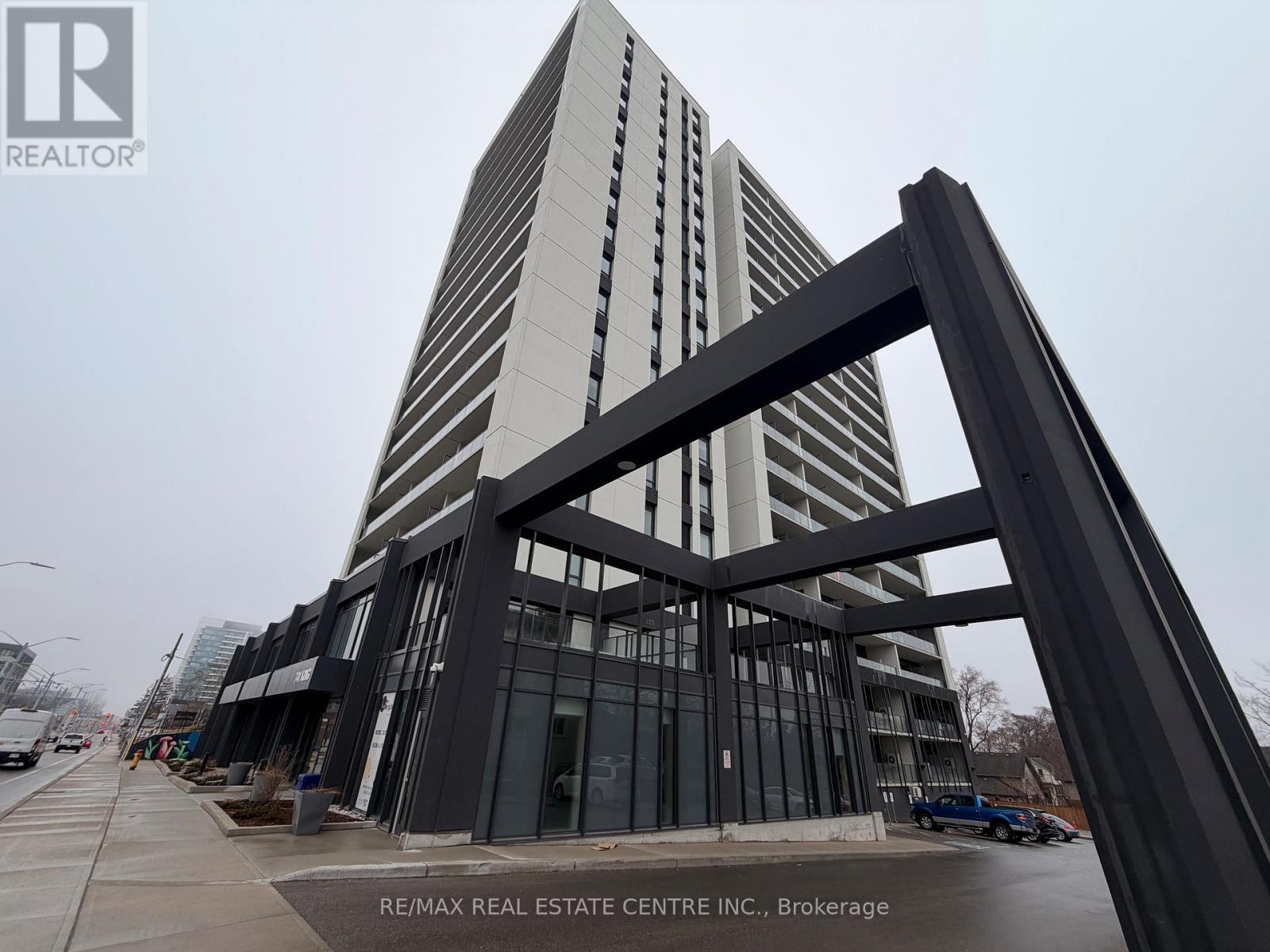 301 - 741 KING STREET W, Kitchener, Ontario N2G0E9