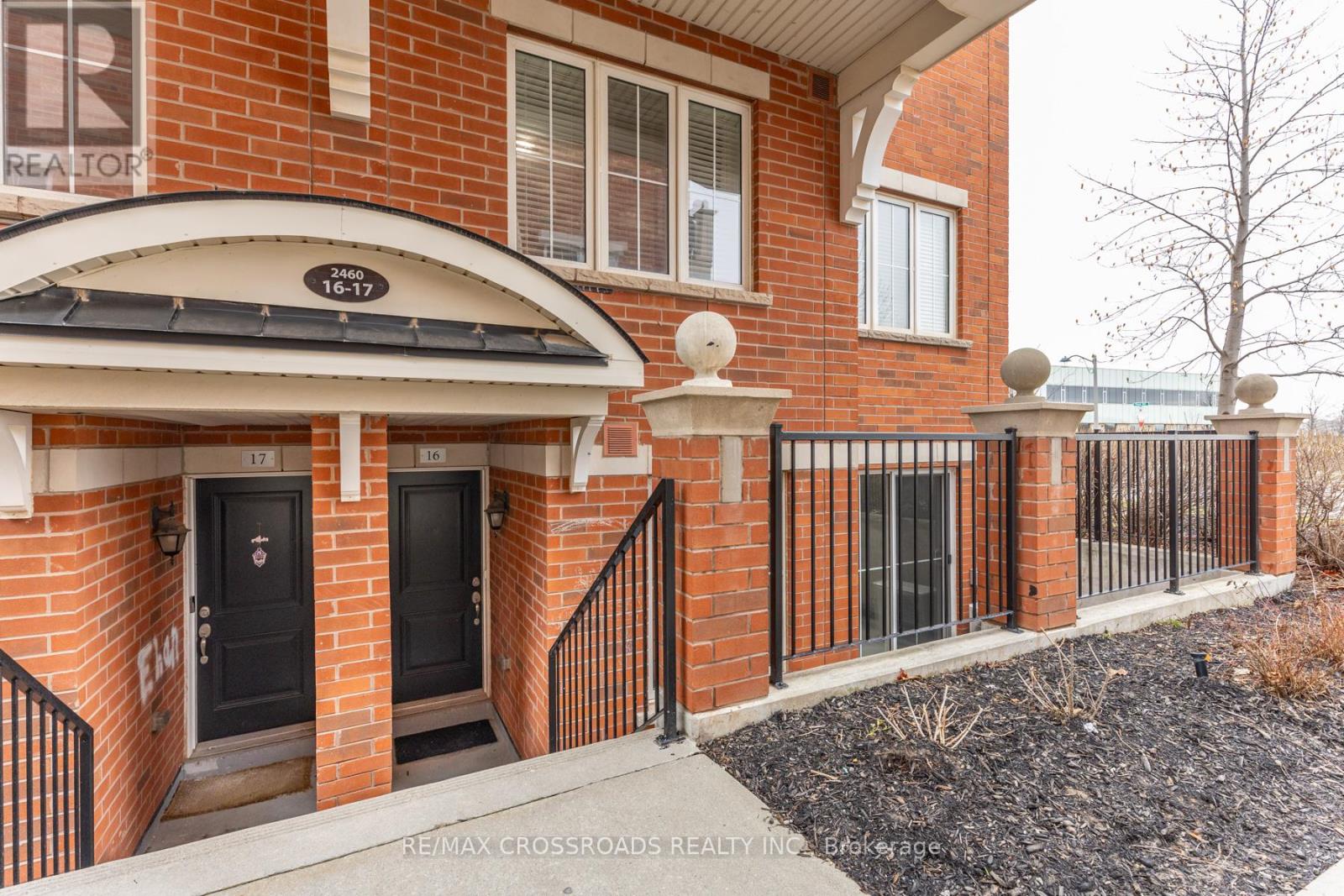 Row / Townhouse for Sale in 16 - 2460 POST ROAD|Oakville (RO River Oaks), Ontario L6H0J2 3
