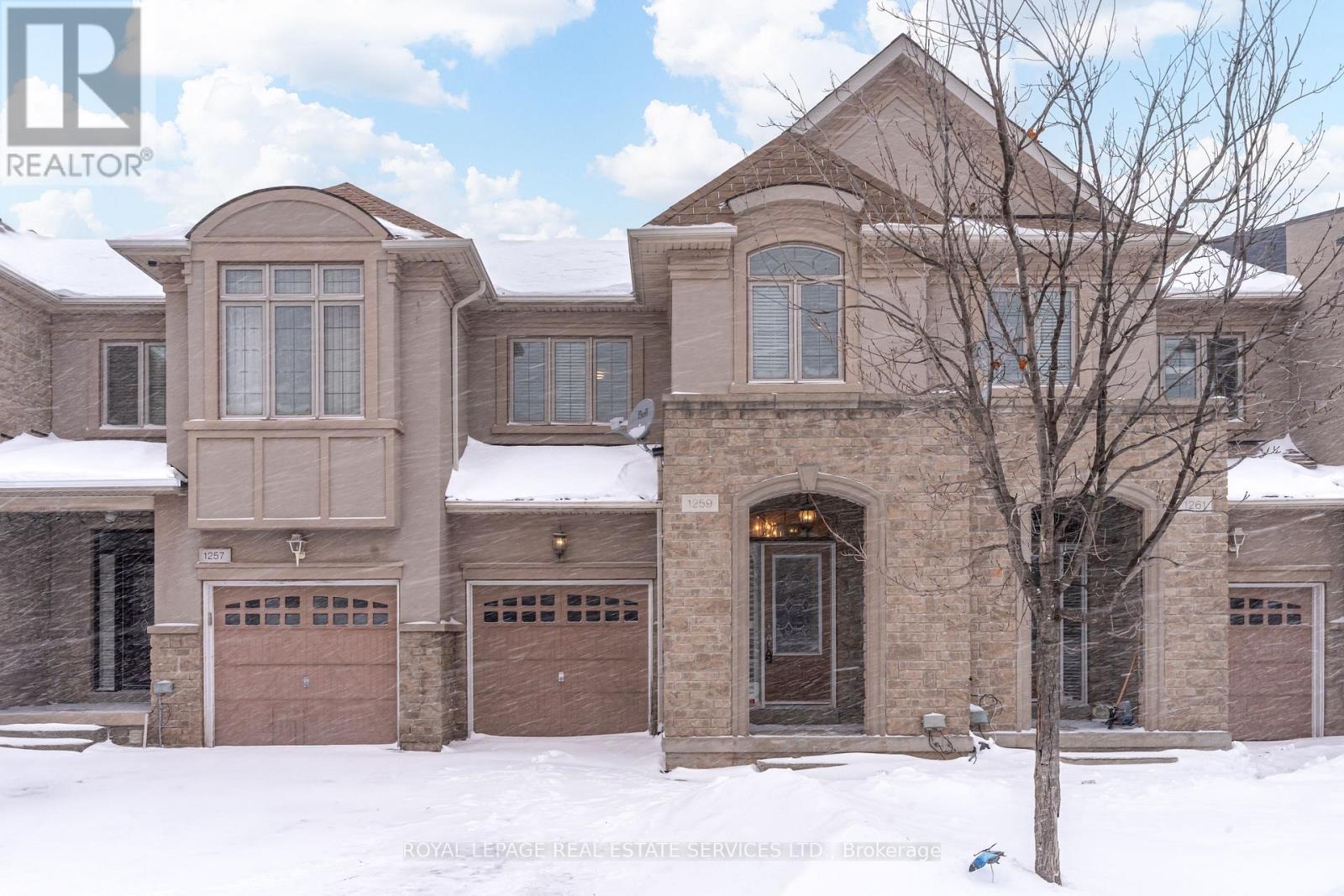 Row / Townhouse for Sale in 1259 CRAIGLEITH ROAD|Oakville (JC Joshua Creek), Ontario L6H0B6 2