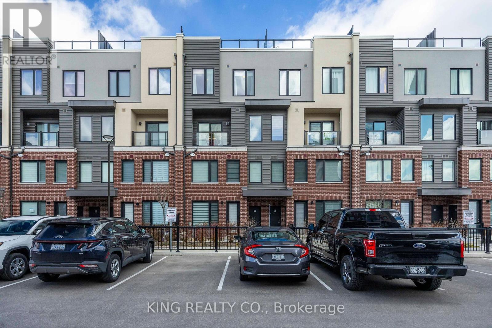 Row / Townhouse for Sale in 9 - 3405 RIDGEWAY DRIVE|Mississauga (Erin Mills), Ontario L5L0B9 2