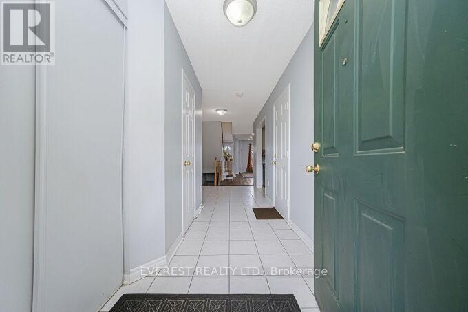 Row / Townhouse for Sale in 127 - 2 SIR LOU DRIVE|Brampton (Fletcher's Creek South), Ontario L6Y5A8 5