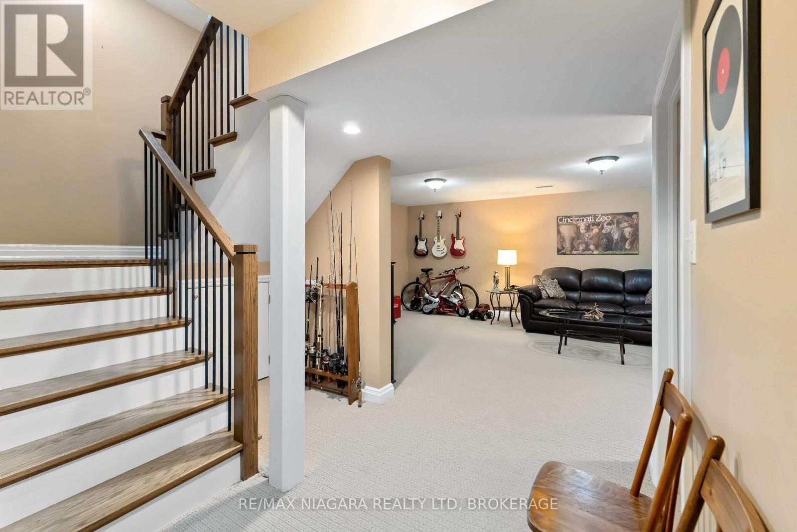 For sale: 7874 BISHOP AVENUE, Niagara Falls (Mt. Carmel), Ontario ...