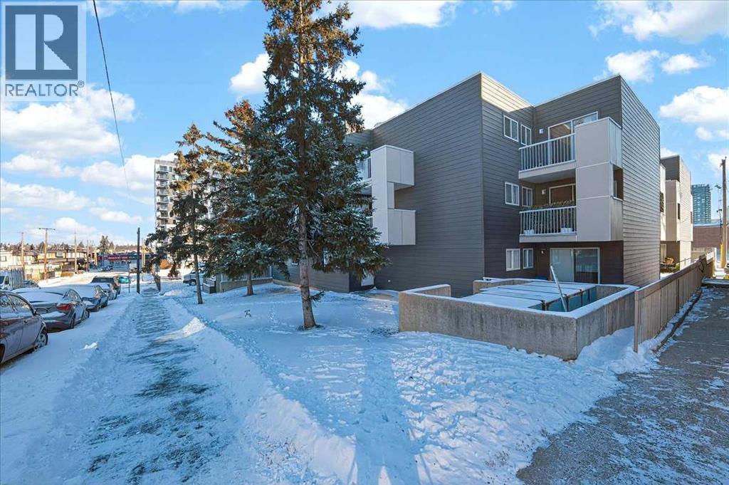 Apartment for Sale in 303, 431 1 Avenue NE|Calgary, Alberta t2e0b3 5