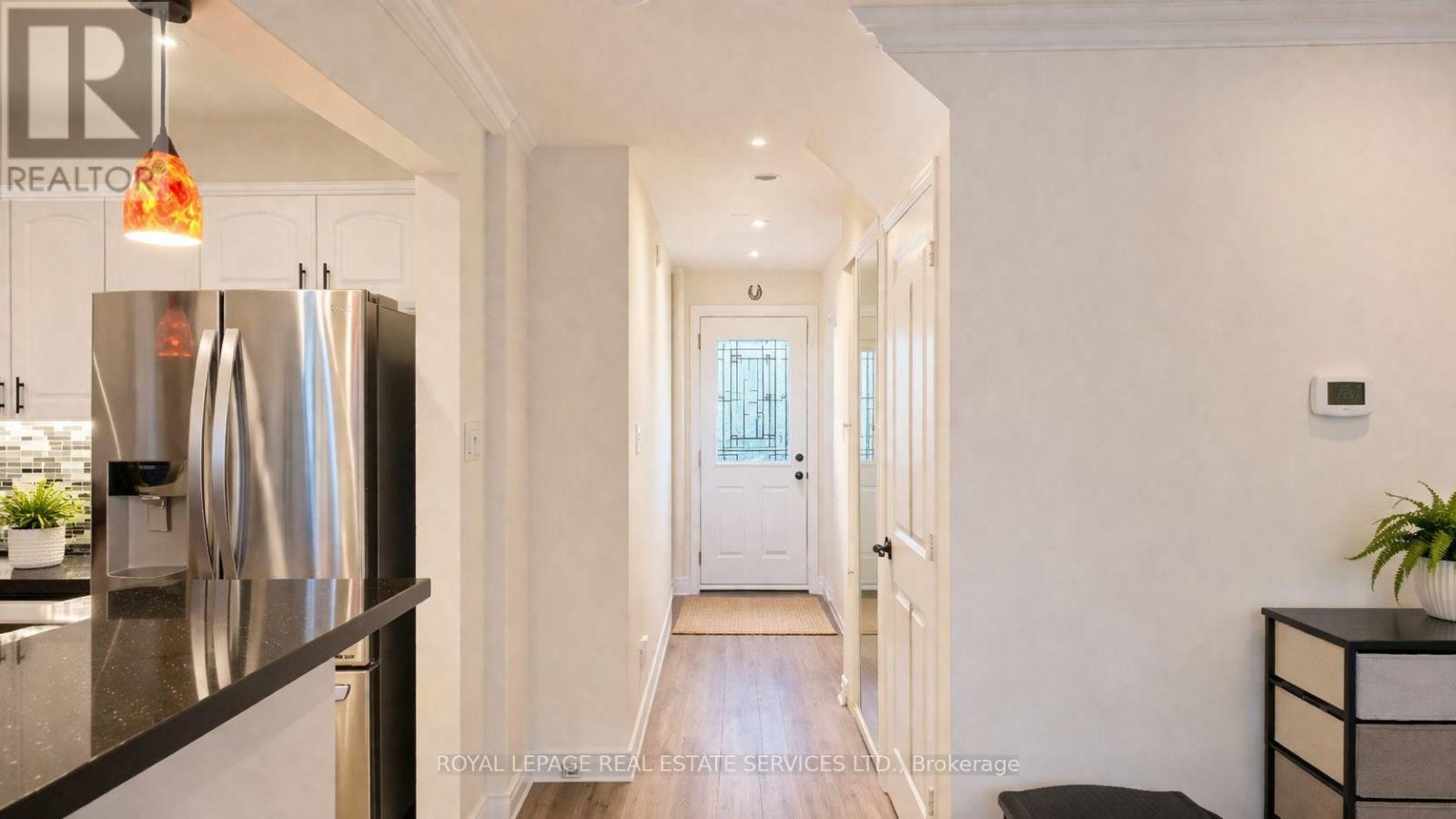 Row / Townhouse for Sale in 43 - 6449 GLEN ERIN DRIVE|Mississauga (Meadowvale), Ontario L5N2T2 2