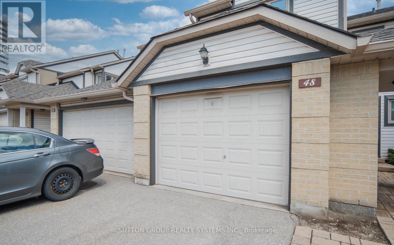 Row / Townhouse for Sale in 48 - 2275 CREDIT VALLEY ROAD|Mississauga (Central Erin Mills), Ontario L5M4N5 3