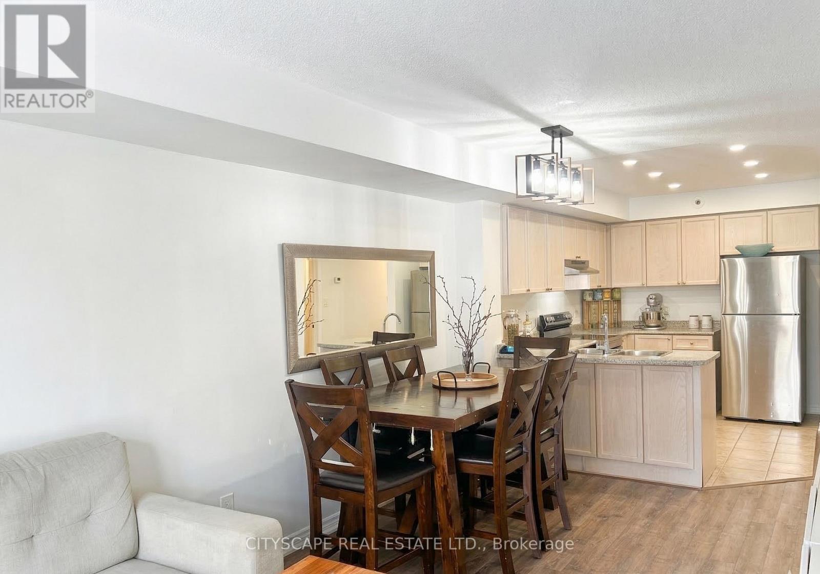 Row / Townhouse for Sale in 162 - 601 SHORELINE DRIVE|Mississauga (Cooksville), Ontario L5B4K1 2