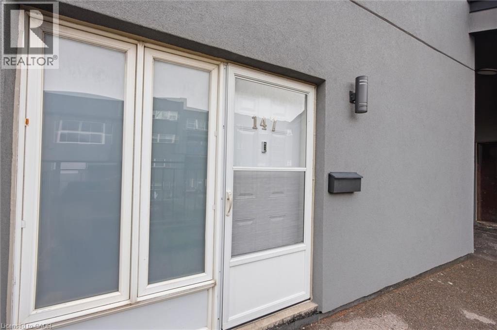 Row / Townhouse for Sale in 3040 CONSTITUTION Boulevard Unit# 147|Mississauga, Ontario L4Y3X7 2