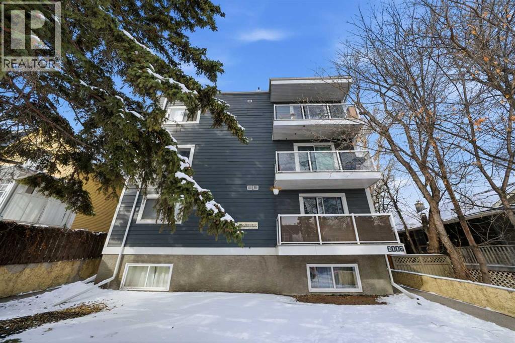 Apartment for Sale in 402, 2117 16 Street SW|Calgary, Alberta T2T4E5 2
