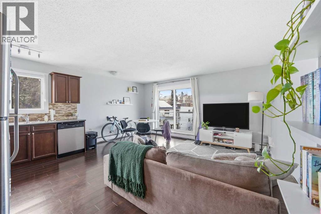 Apartment for Sale in 402, 2117 16 Street SW|Calgary, Alberta T2T4E5 3