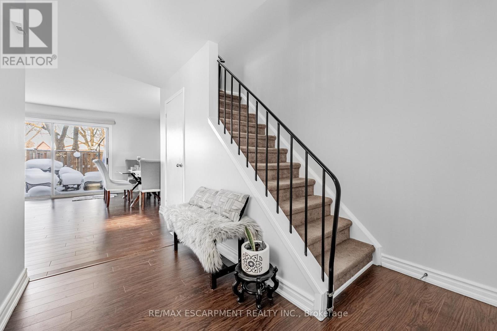 Row / Townhouse for Sale in 19 - 6650 FALCONER DRIVE|Mississauga (Streetsville), Ontario L5N1B5 4