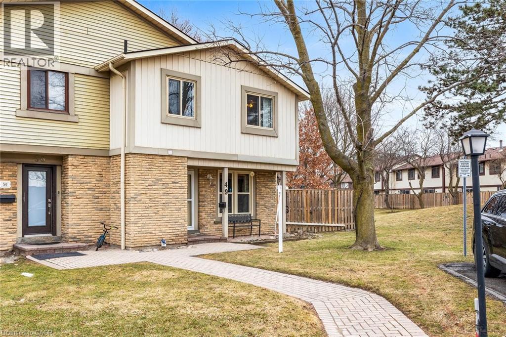 Row / Townhouse for Sale in 6650 FALCONER Drive Unit# 49|Mississauga, Ontario L5N1B5