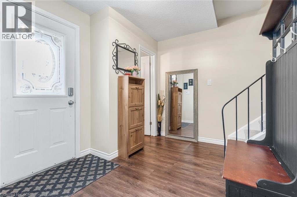 Row / Townhouse for Sale in 6650 FALCONER Drive Unit# 49|Mississauga, Ontario L5N1B5 3