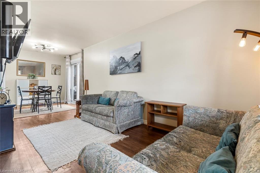 Row / Townhouse for Sale in 6650 FALCONER Drive Unit# 49|Mississauga, Ontario L5N1B5 4