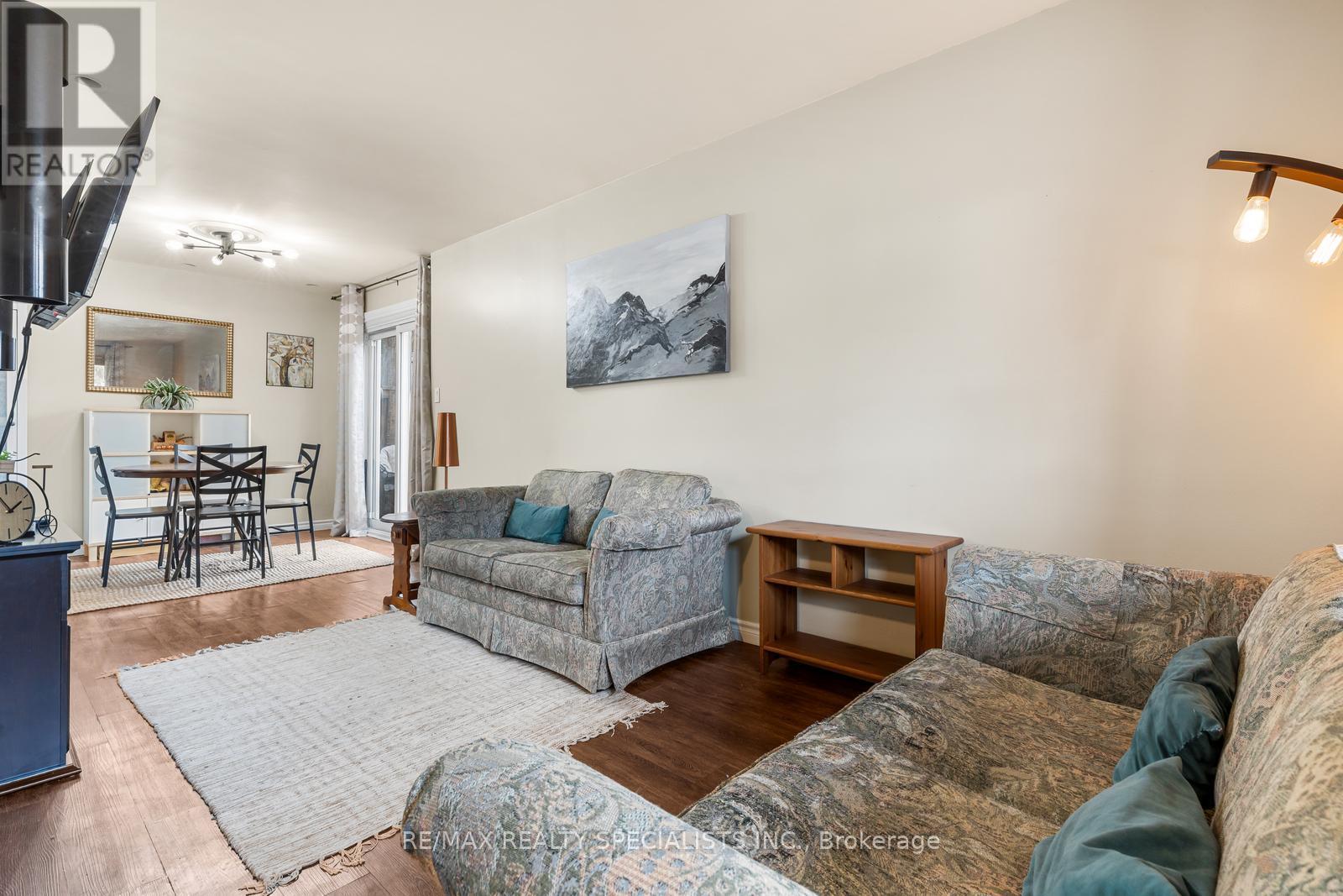 Row / Townhouse for Sale in 49 - 6650 FALCONER DRIVE|Mississauga (Streetsville), Ontario L5N1B5 4