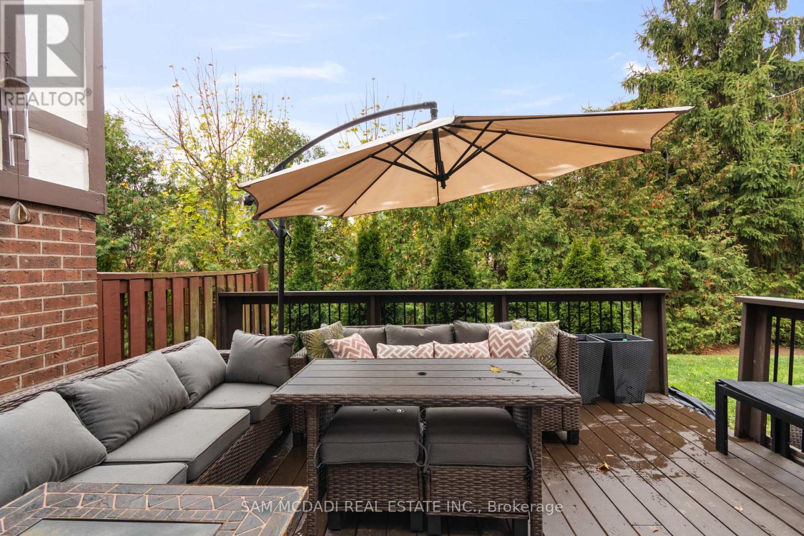 Row / Townhouse for Sale in 4 - 4230 FIELDGATE DRIVE|Mississauga (Rathwood), Ontario L4W2M5 3