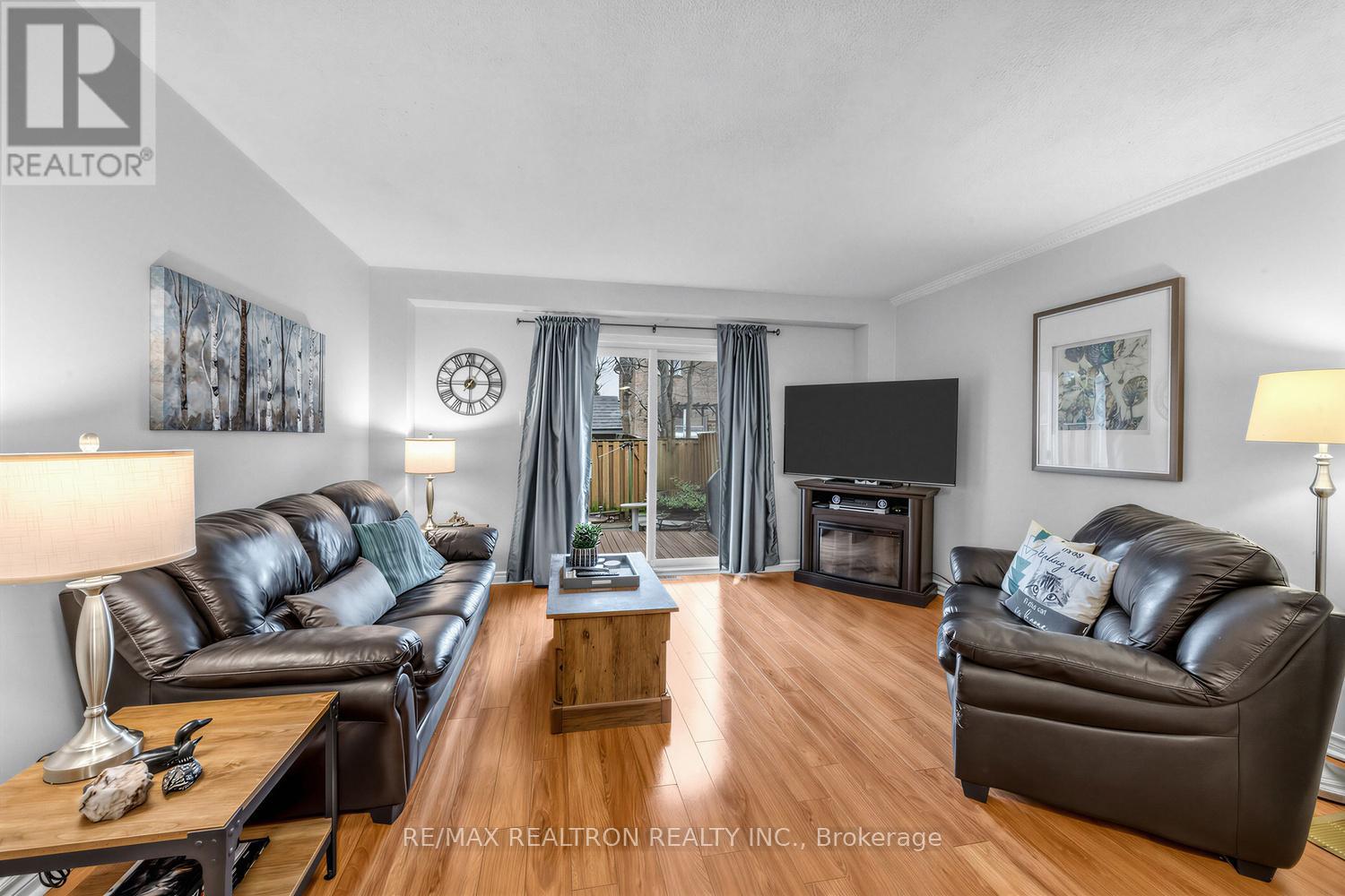 Row / Townhouse for Sale in 1 - 6699 FALCONER DRIVE|Mississauga (Streetsville), Ontario L5N2E3 3