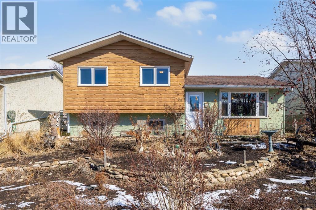 36 Alpine Crescent SE