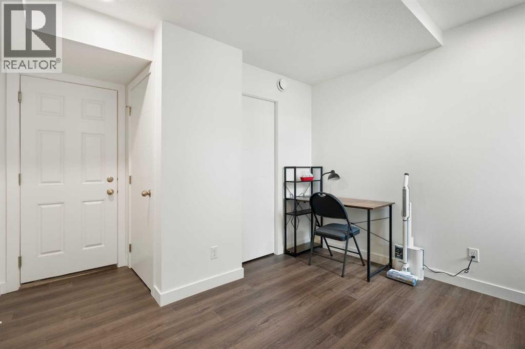 Row / Townhouse for Sale in 122 Spring Creek Common SW|Calgary, Alberta T3H6E2 4