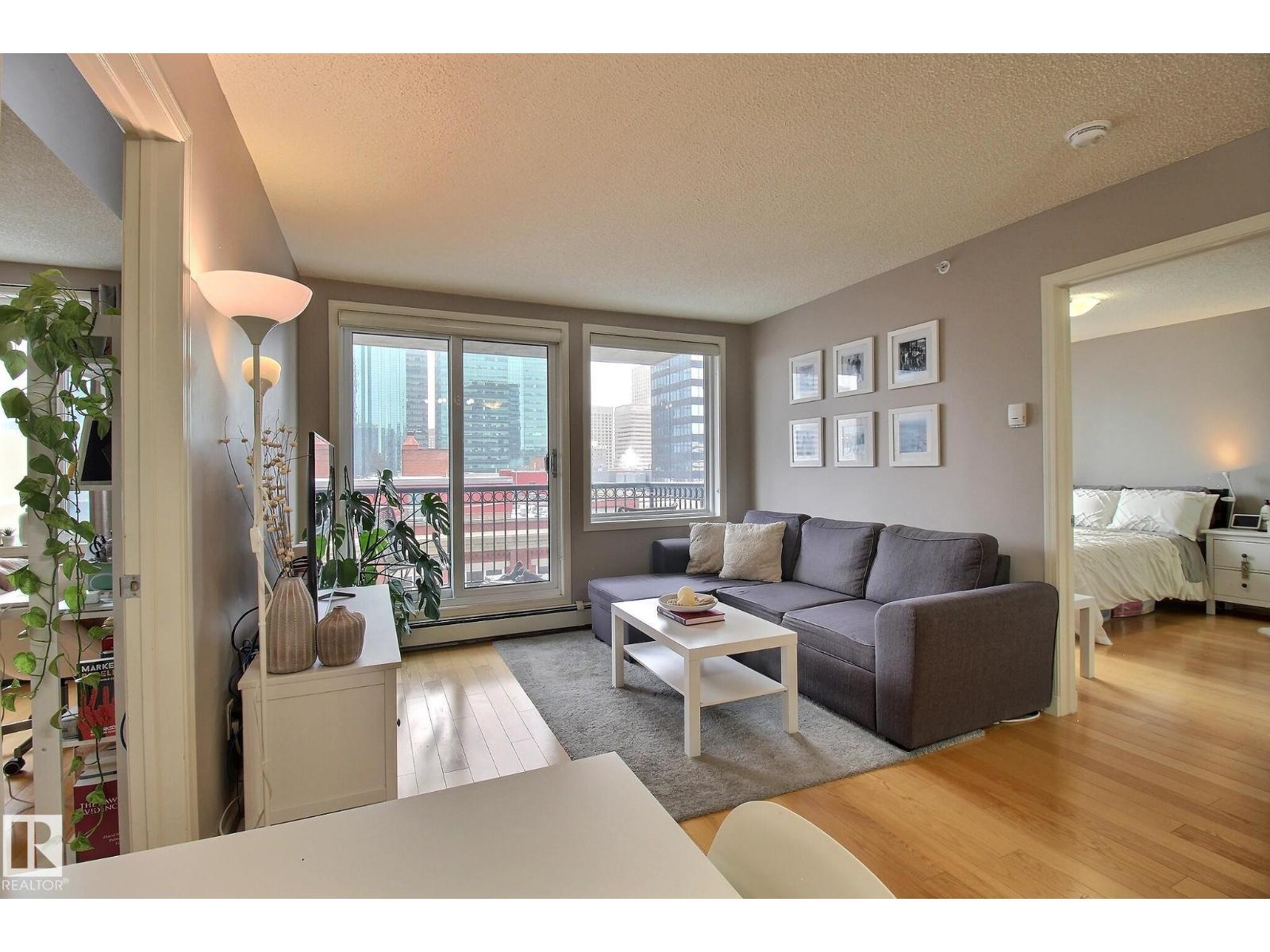 #803 10180 104 ST NW