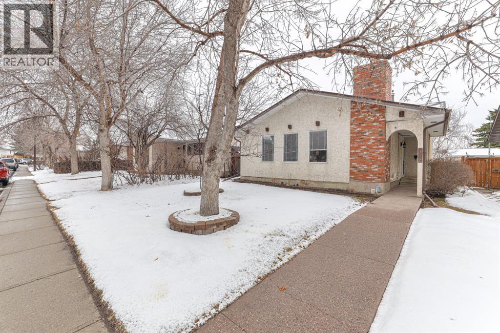 824 Whitemont Drive NE