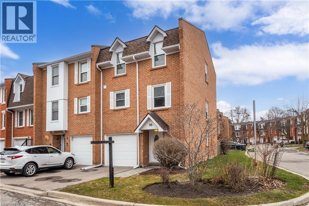 Row / Townhouse for Sale in 333 MEADOWS Boulevard Unit# 98|Mississauga, Ontario L4Z1G9 2