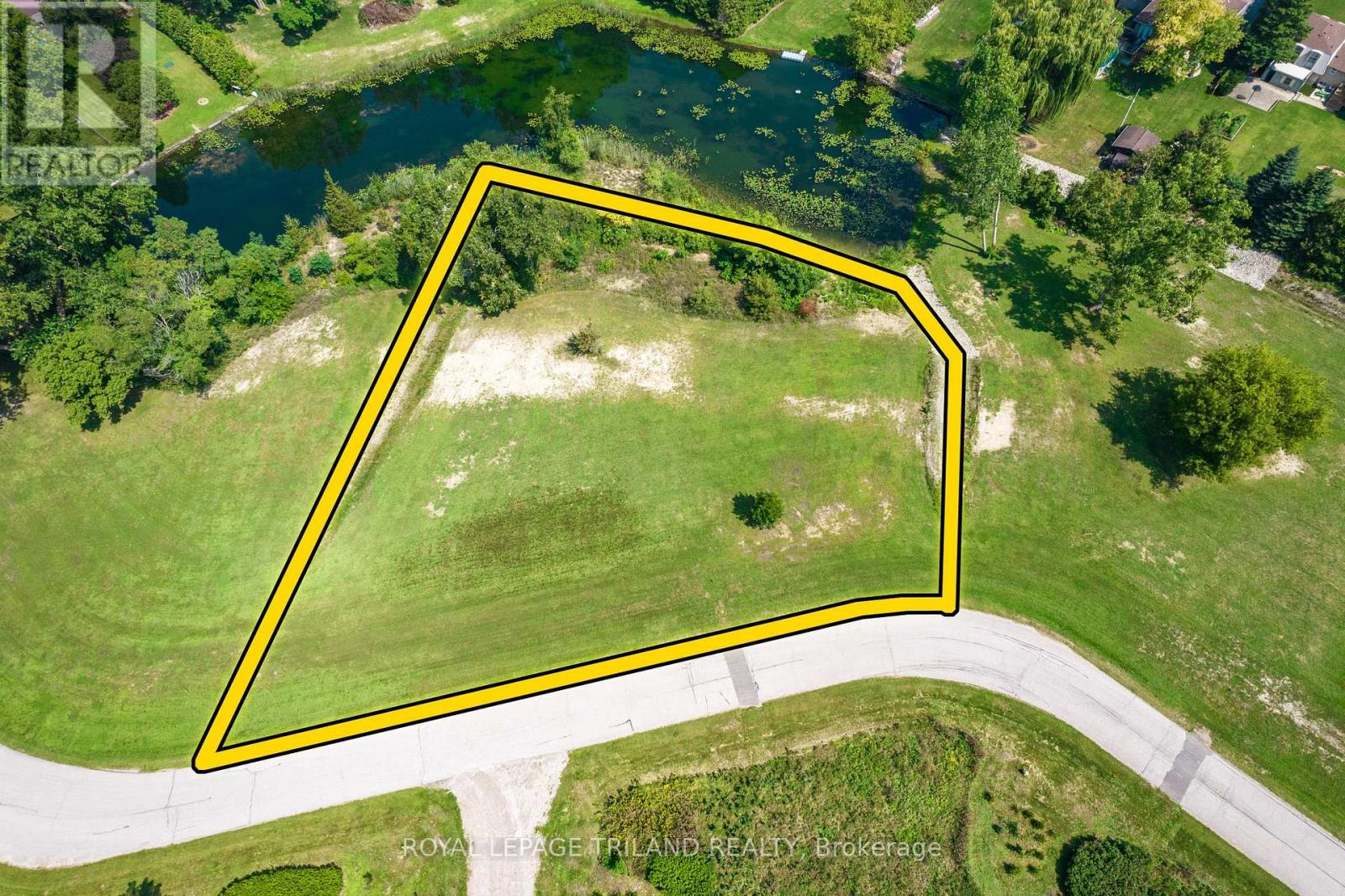 For sale: 9944 ERIC STREET, Lambton Shores, Ontario N0M2N0 - X12962796 ...
