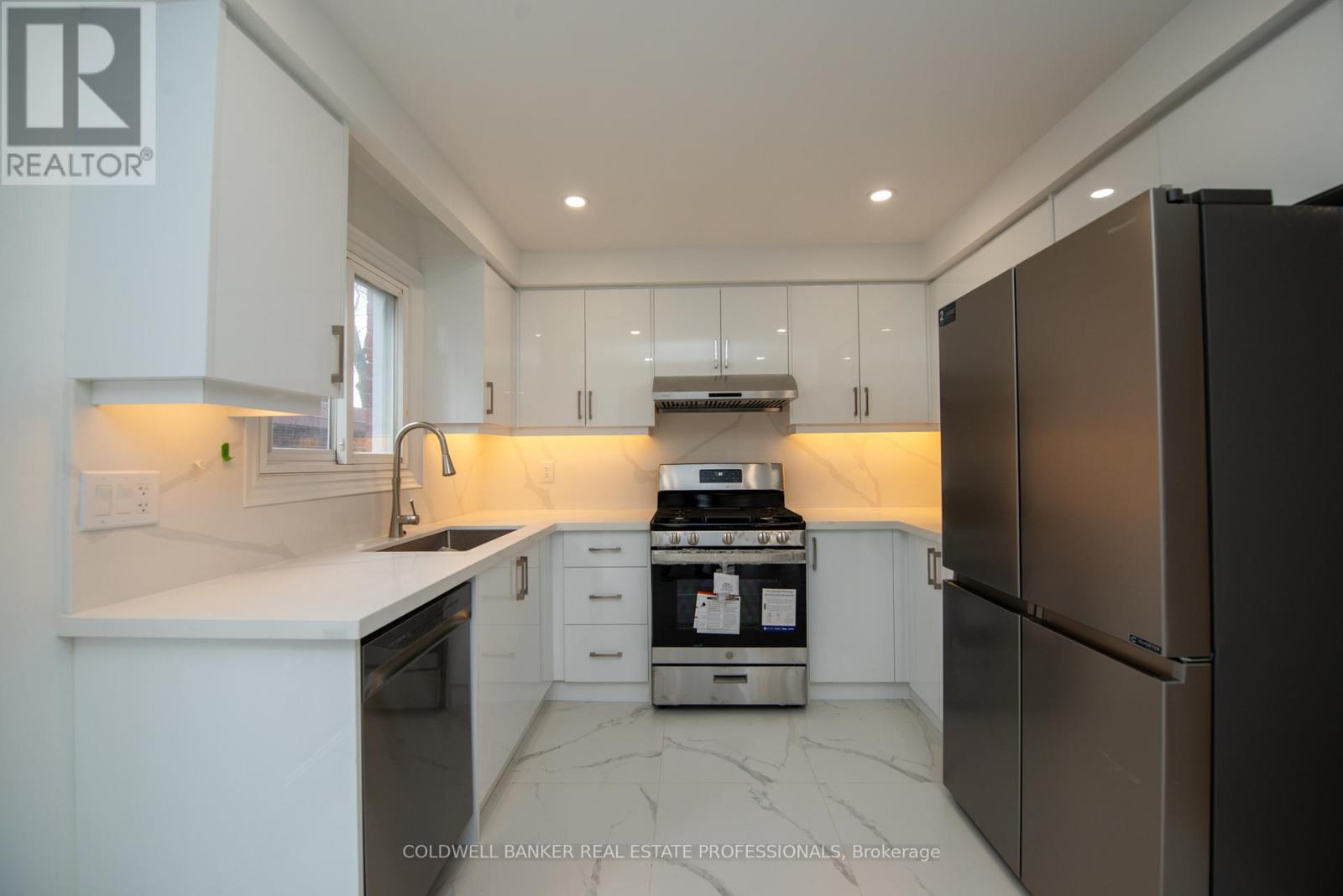 À louer : UPPER - 8 NOOTKA CRESCENT, Toronto (Pleasant View), Ontario ...