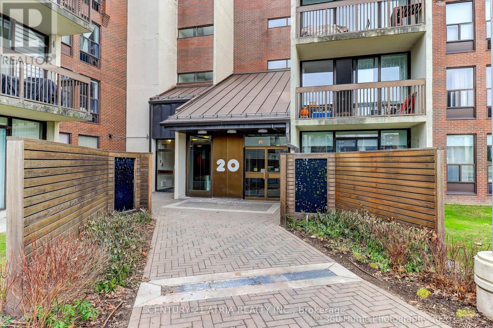 513 - 20 FASHION ROSEWAY