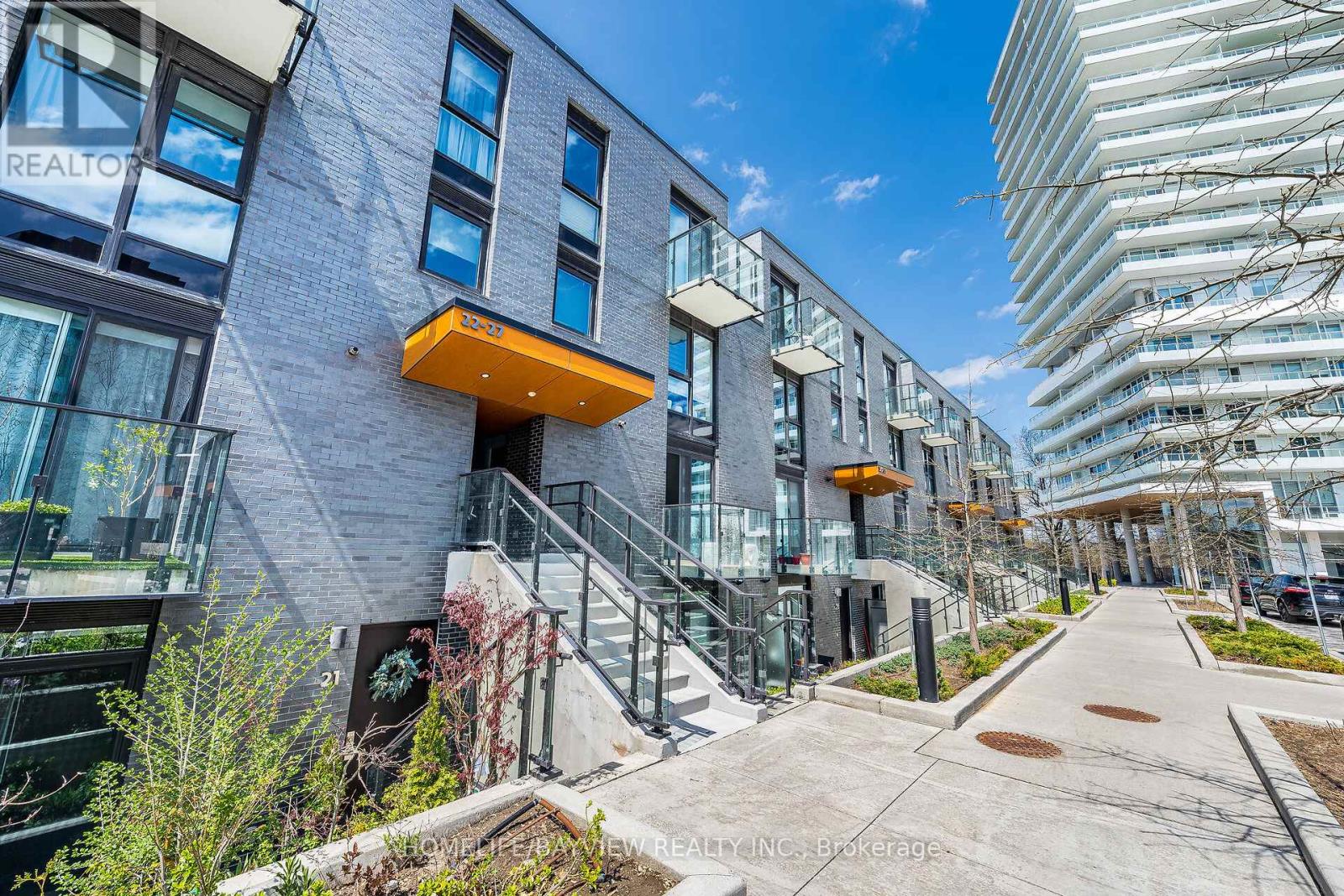 Row / Townhouse for Sale in 24 - 10 BRIN DRIVE|Toronto (Edenbridge-Humber Valley), Ontario M8X0B3 2