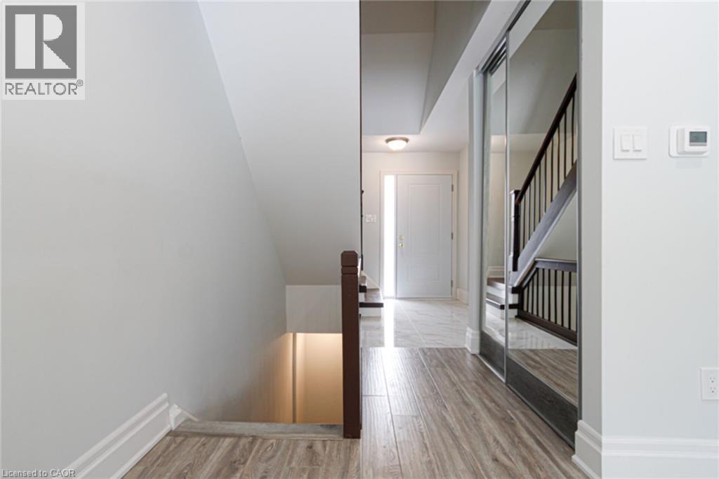 Row / Townhouse for Sale in 1532 LANCASTER Drive Unit# 41|Oakville, Ontario L6H2Z3 5