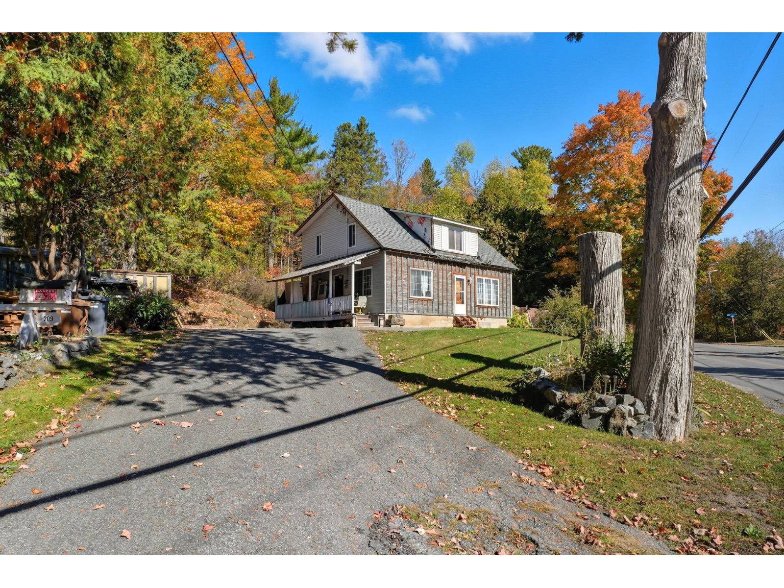 209 Rue Joseph, Gatineau (Buckingham), Quebec J8L1G8