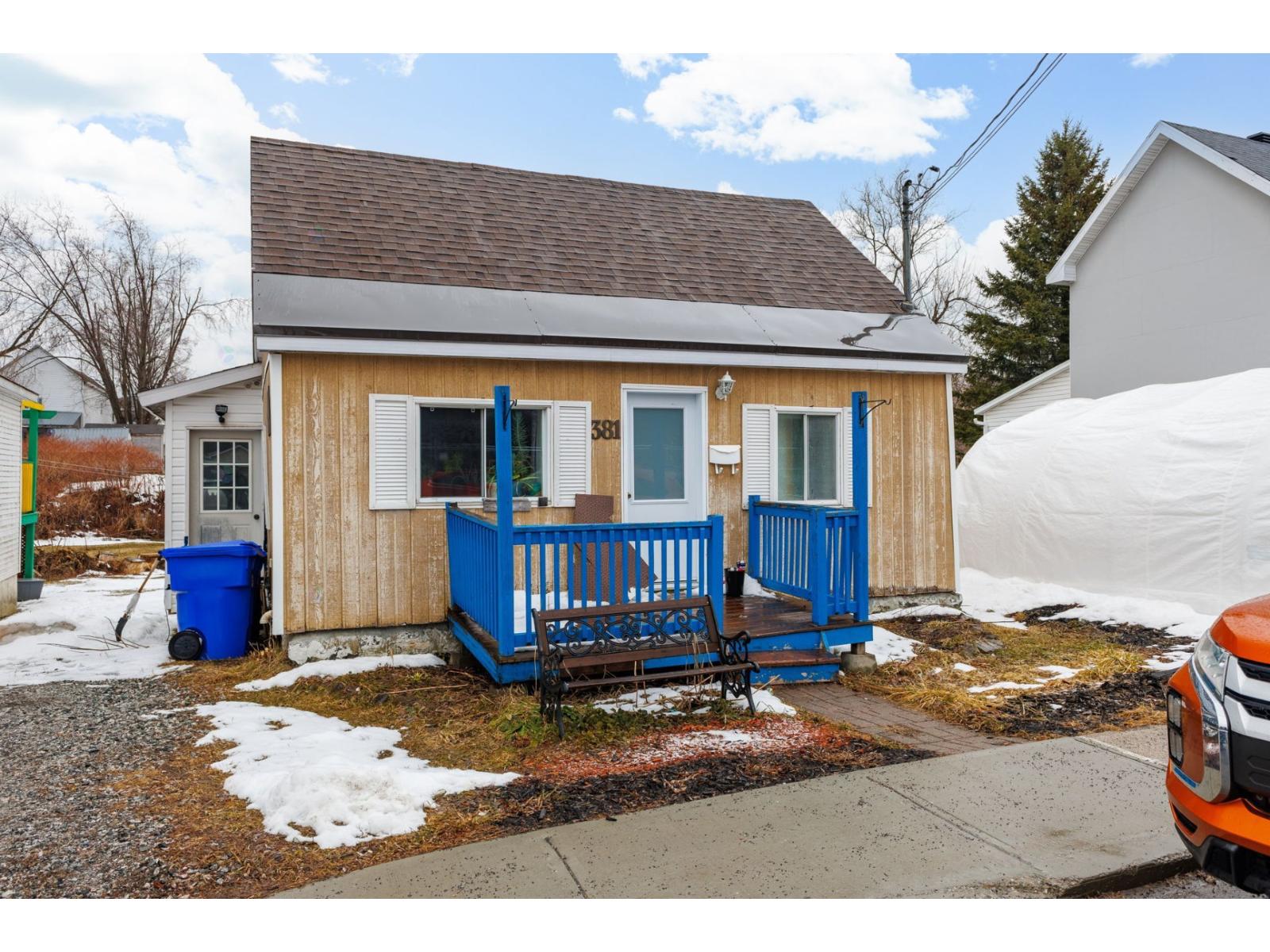 381 Rue Bélanger, Gatineau (Buckingham), Quebec J8L2L9