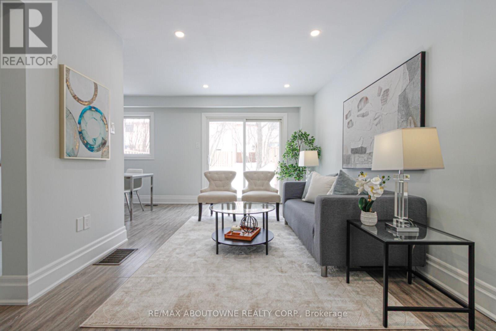 Row / Townhouse for Sale in 41 - 1532 LANCASTER DRIVE|Oakville (FA Falgarwood), Ontario L6H2Z3 5