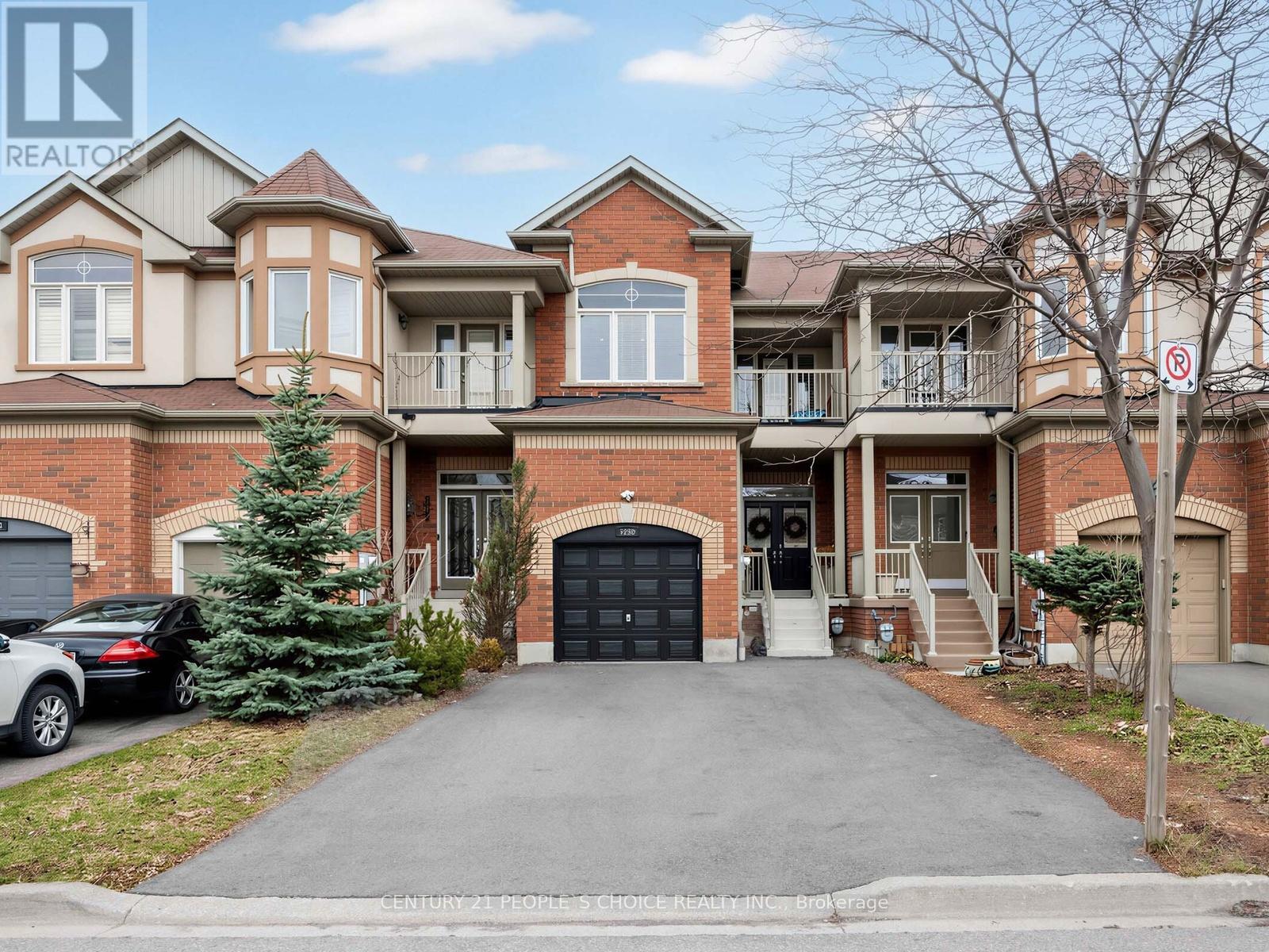 Row / Townhouse for Sale in 5298 ROADSIDE WAY E|Mississauga (Churchill Meadows), Ontario L5M0H9 2