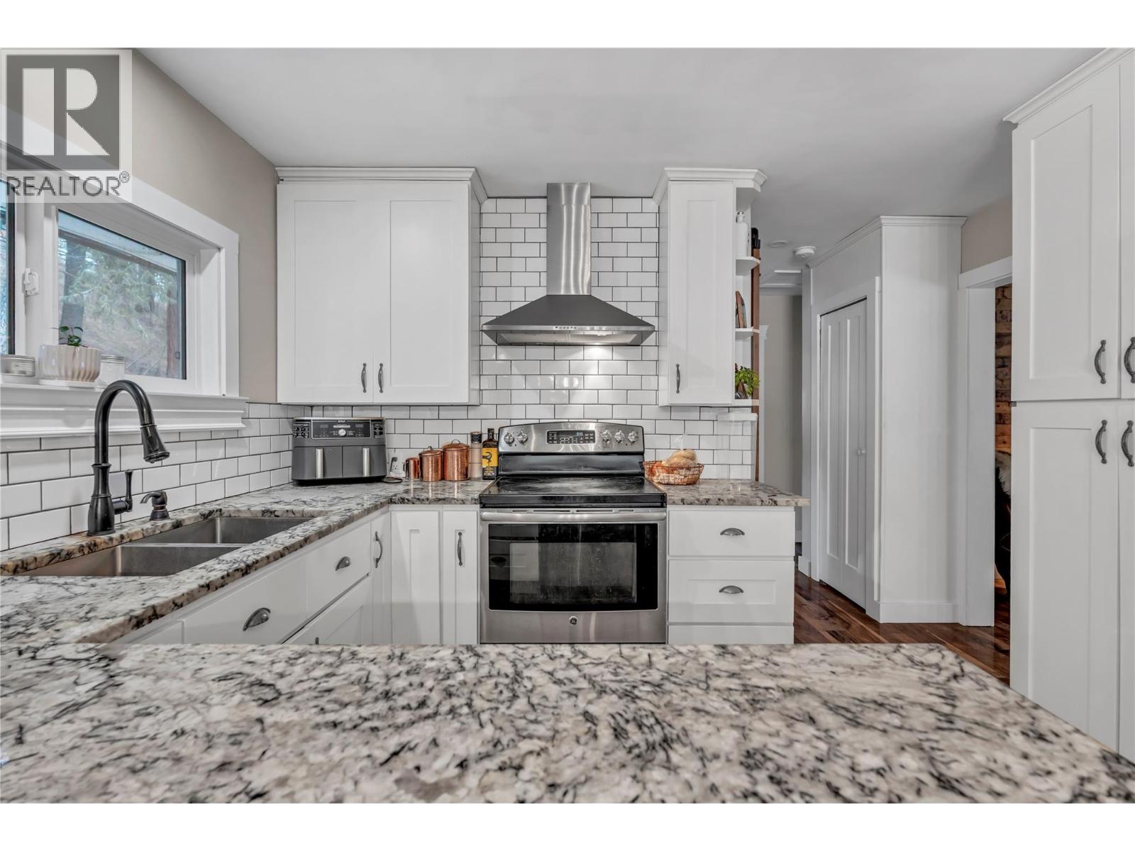 For sale: 364 Princeton Summerland Road, Princeton, British Columbia ...