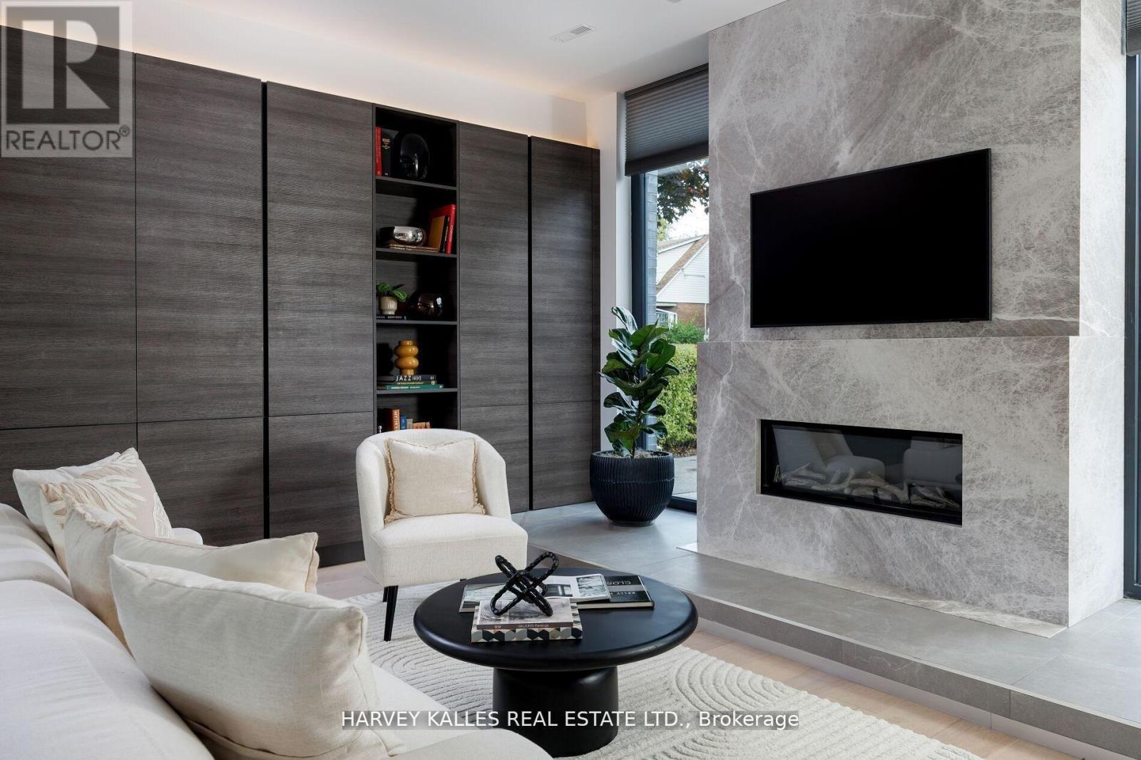 j*a様 house on the hill 90 スウェット　黒 For sale: 60 HILTZ AVENUE, Toronto (South Riverdale), Ontario