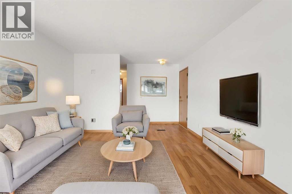 House for Sale in 5216 Marian Road NE|Calgary, Alberta T2A2Y2 3