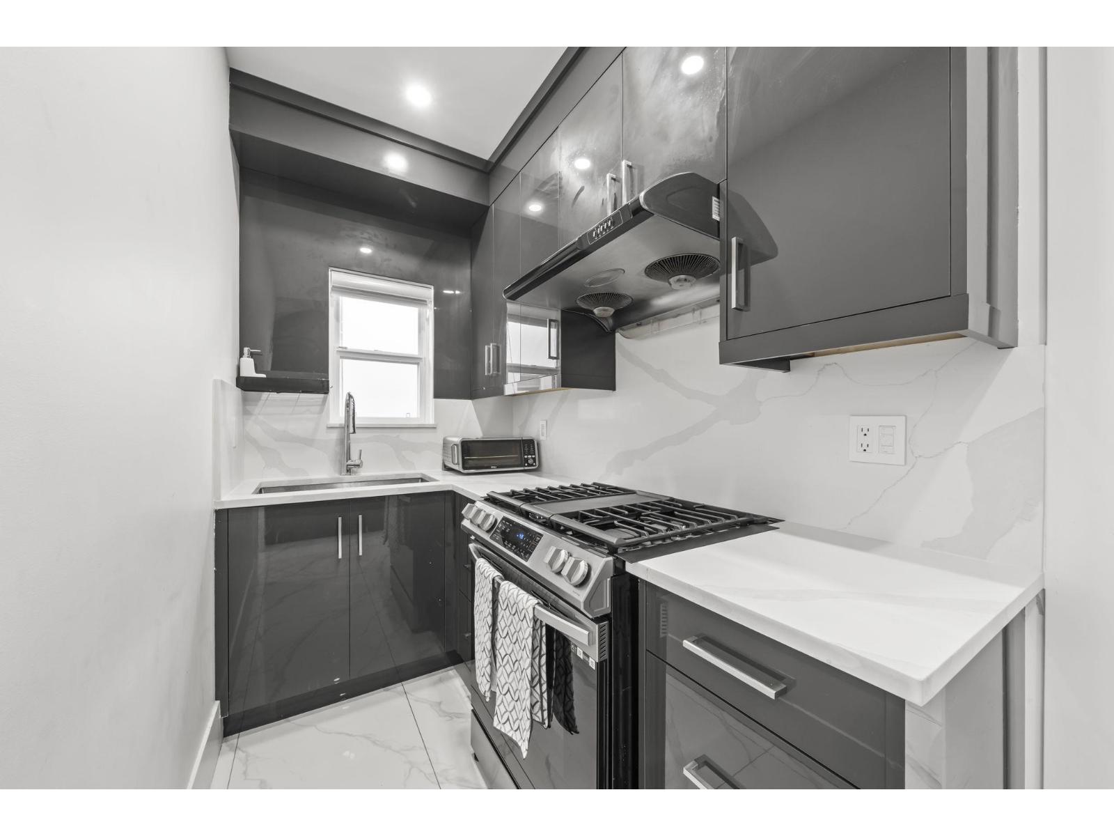 67 Avenue Rd For sale: 15079 67 AVENUE, Surrey, British Columbia V3S1B9 - R3106880 ...