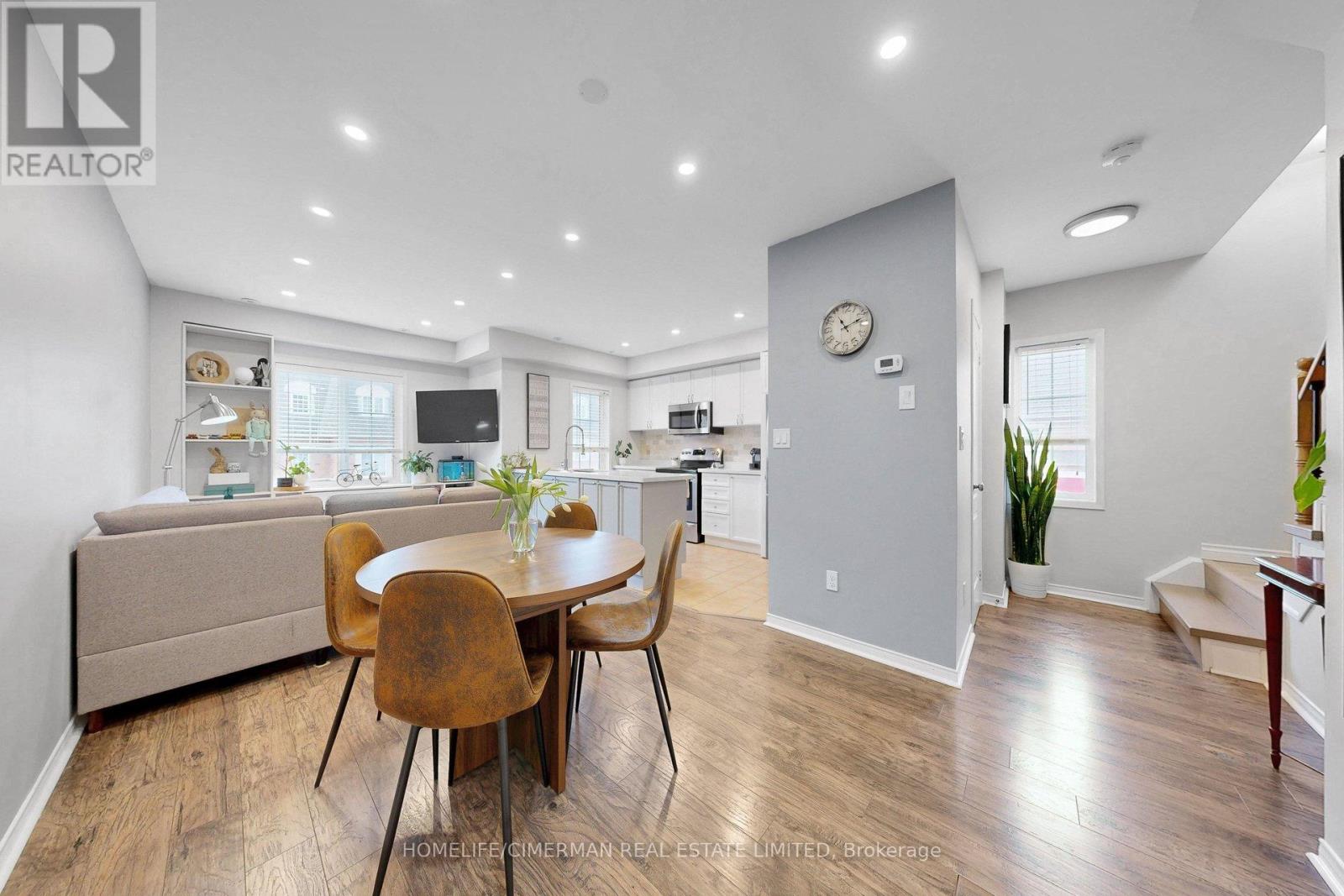 Row / Townhouse for Sale in 144 - 601 SHORELINE DRIVE|Mississauga (Cooksville), Ontario L5B4K1 3