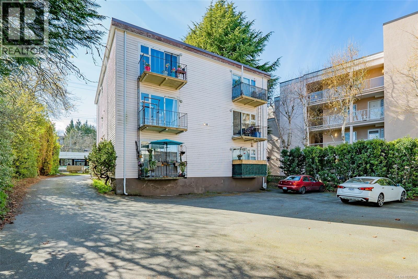 For sale: 160 Stewart Ave, Nanaimo, British Columbia V9S4B9 - 1031256 ...