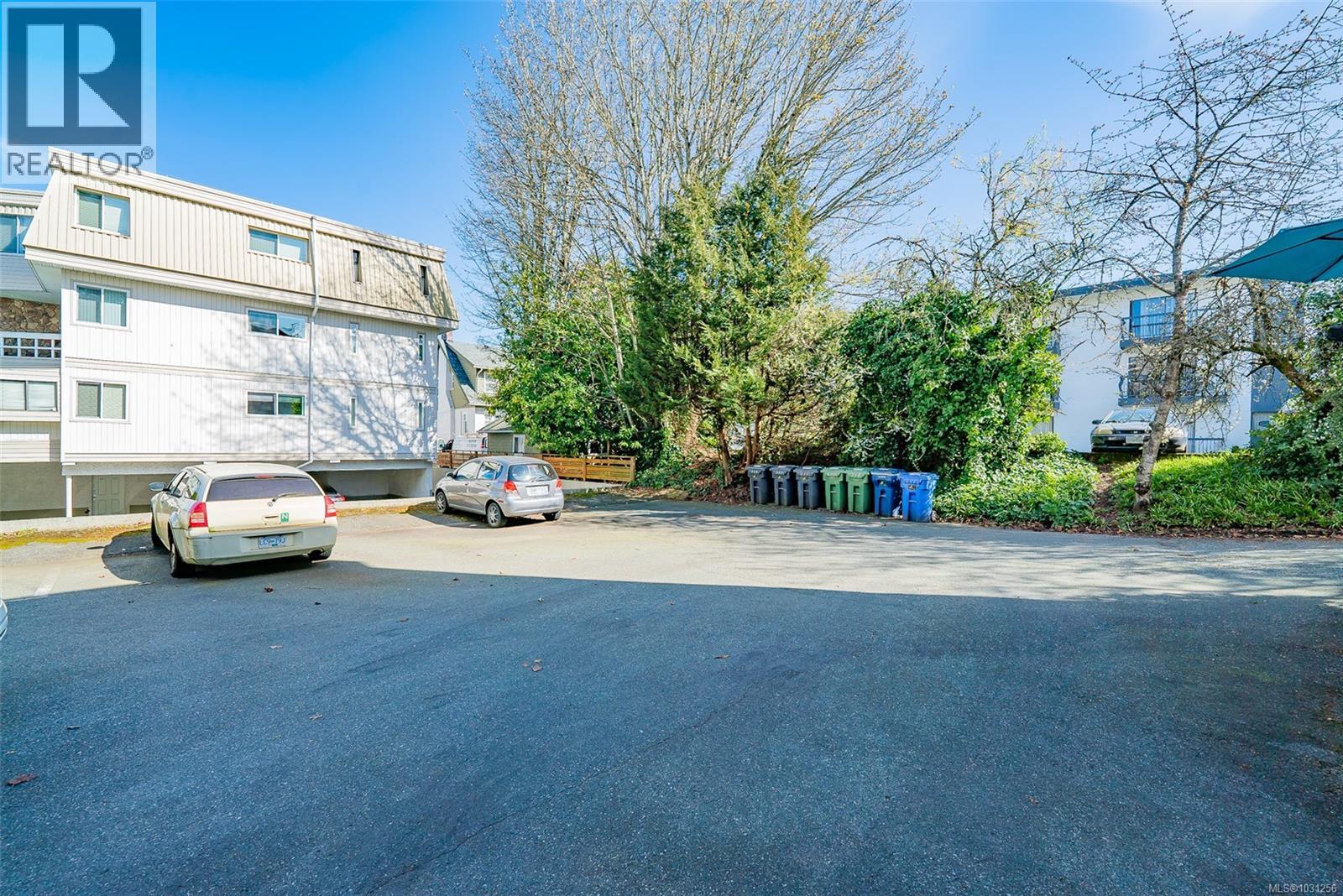 For sale: 160 Stewart Ave, Nanaimo, British Columbia V9S4B9 - 1031256 ...