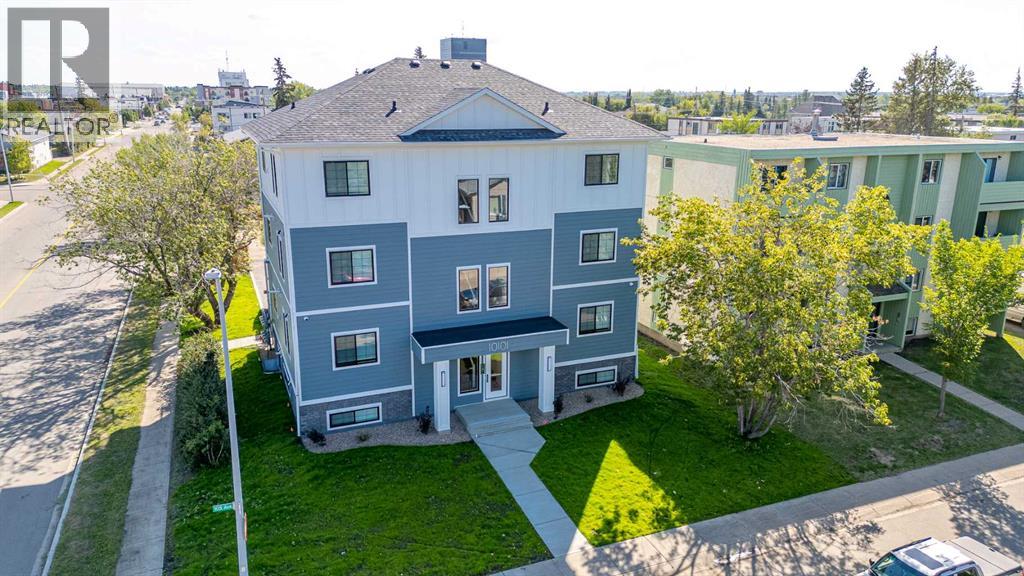 102, 10101 105 Avenue