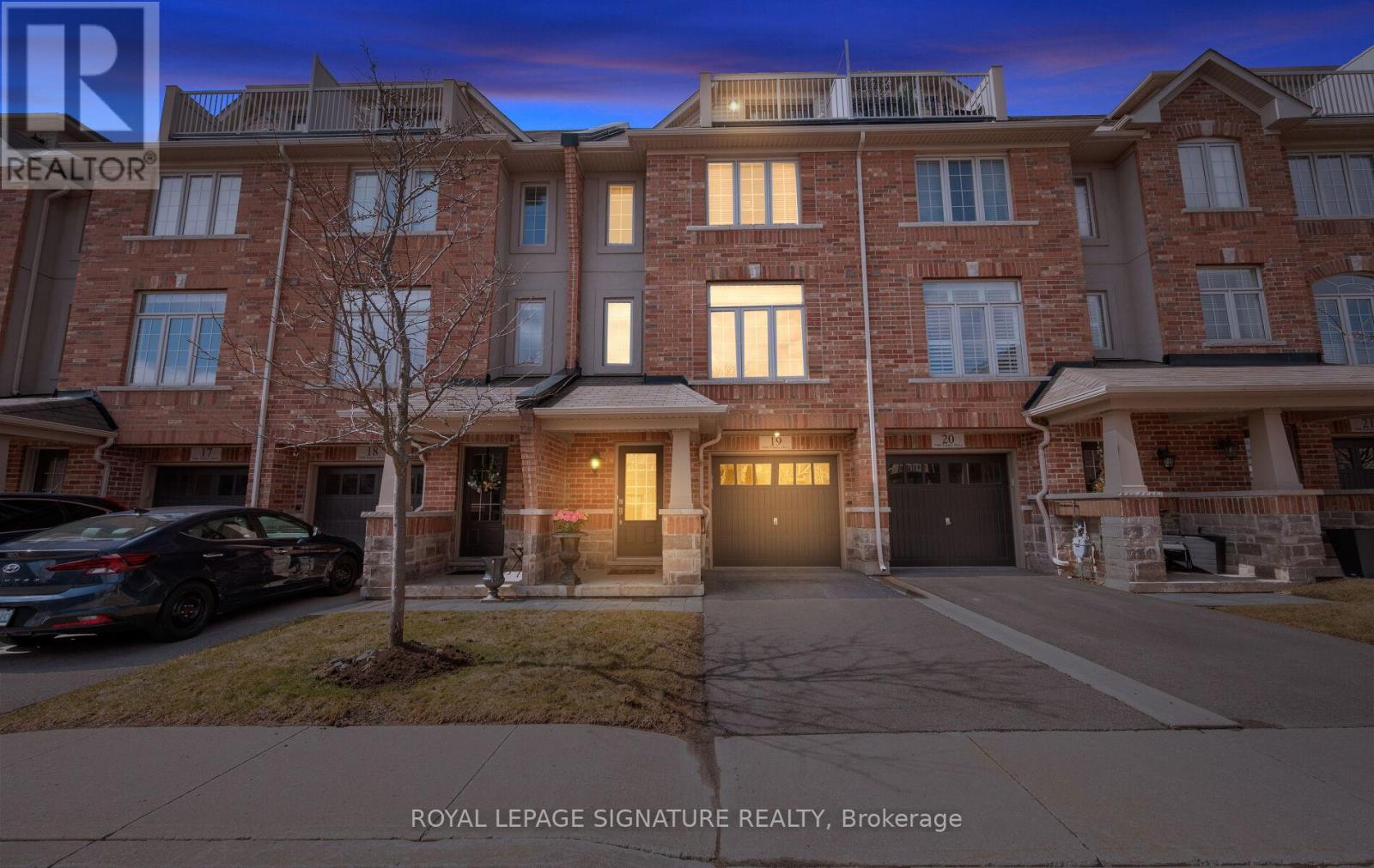 Row / Townhouse for Sale in 19 - 5988 TURNEY DRIVE|Mississauga (Streetsville), Ontario L5M0S5 2