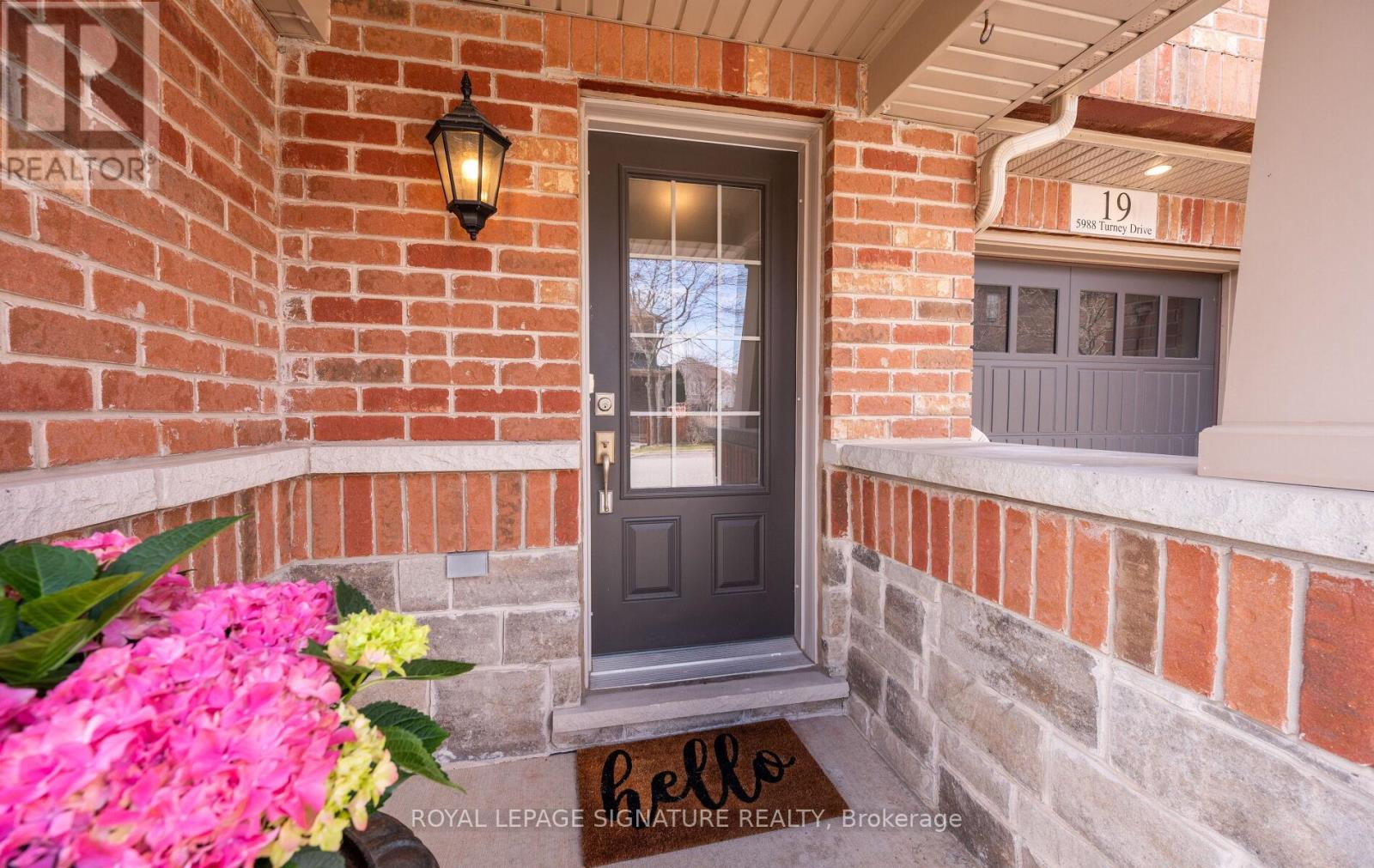 Row / Townhouse for Sale in 19 - 5988 TURNEY DRIVE|Mississauga (Streetsville), Ontario L5M0S5 4