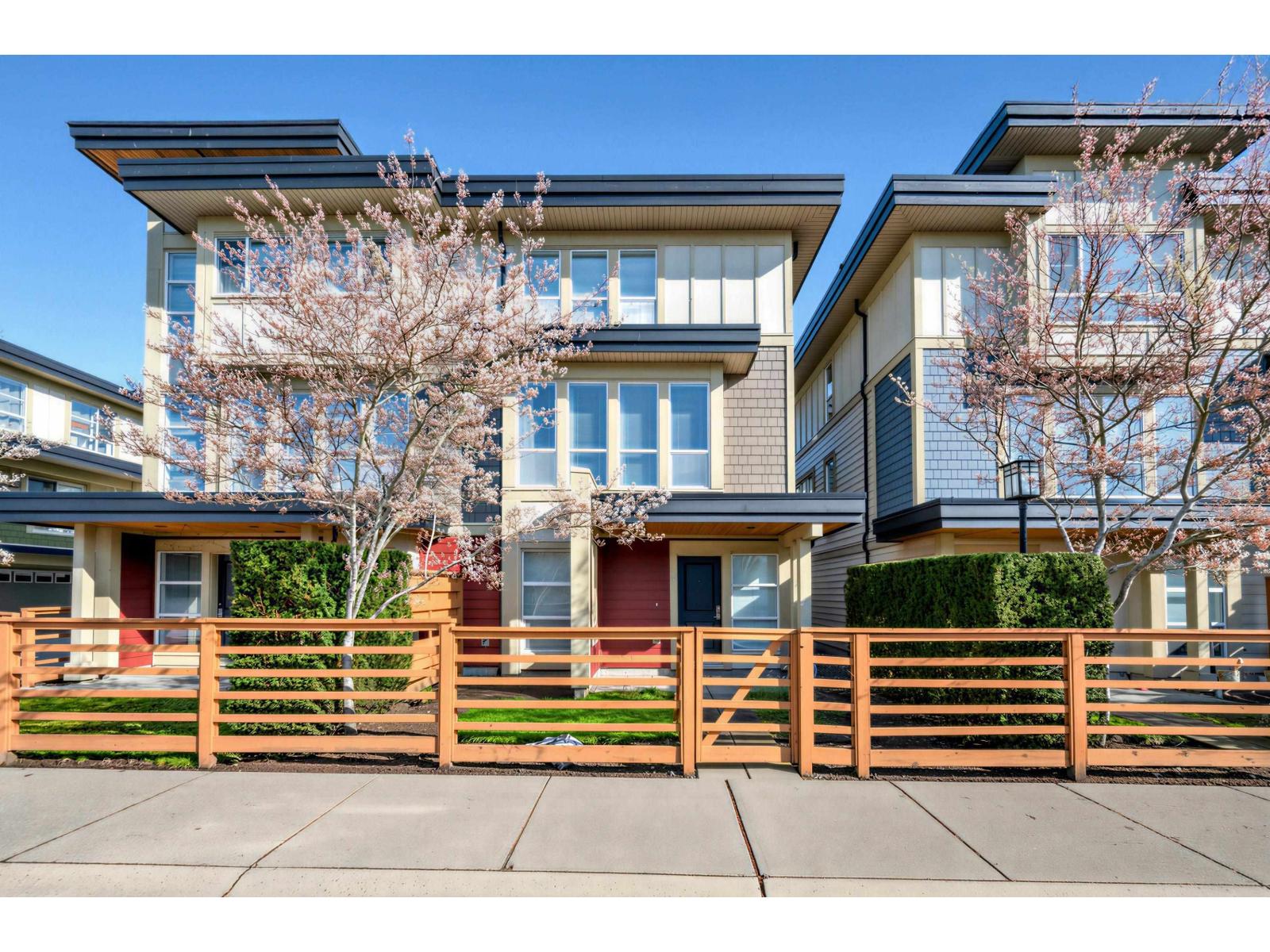 For sale: 79 19477 72A AVENUE, Surrey, British Columbia V4N6M2
